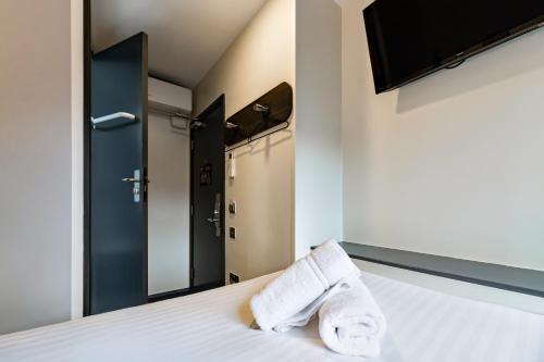 Habitación Doble Económica del hotel easyHotel Victoria. Foto 9