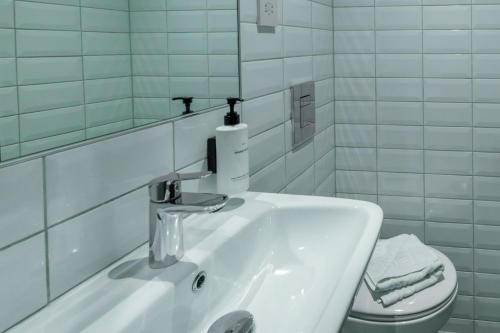 Habitación Familiar del hotel easyHotel Victoria. Foto 4