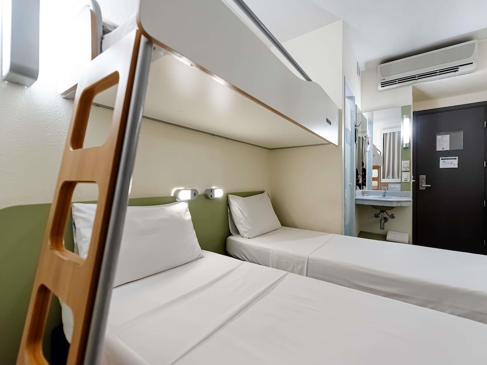 Habitación Twin, 3 camas individuales (Funcional) del hotel ibis budget Vitoria. Foto 3