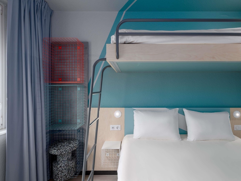 Habitación Estándar con cama doble del hotel Ibis Budget Hamburg City. Foto 5