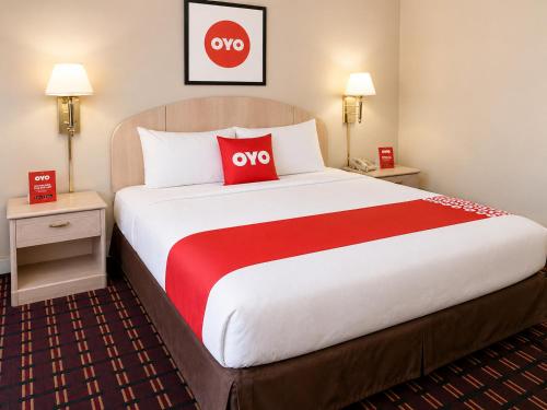 Apartamento de 1 dormitorio con cocina del hotel OYO Starlite Seneca Falls. Foto 2