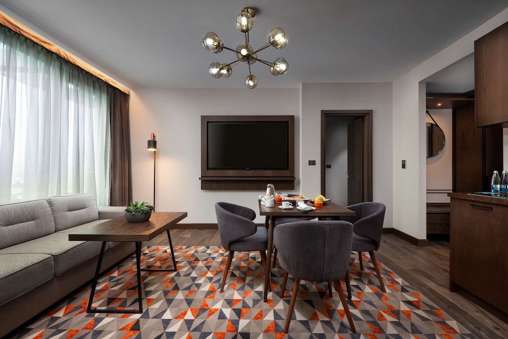 Suite Ambassador del hotel Hyatt Regency Sofia. Foto 2