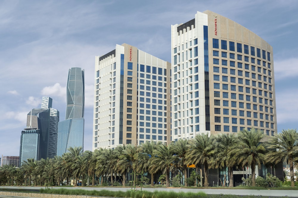 Suite Junior del hotel Mövenpick and Residences Riyadh. Foto 2