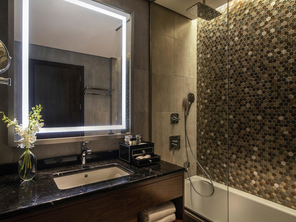 Suite Junior del hotel Mövenpick and Residences Riyadh. Foto 5