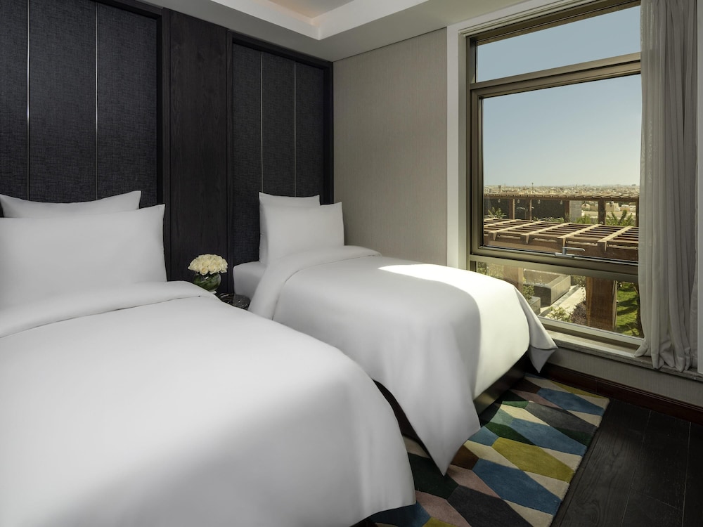 Villa Deluxe, 2 habitaciones del hotel Mövenpick and Residences Riyadh. Foto 6