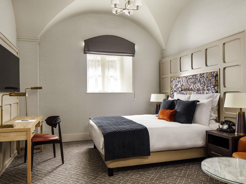 Habitación Clásica con una cama doble del hotel The Municipal Liverpool - MGallery