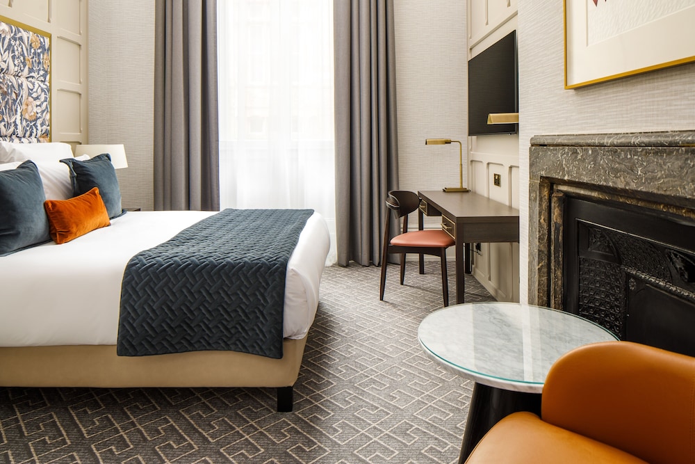 Habitación Clásica con una cama doble del hotel The Municipal Liverpool - MGallery. Foto 3