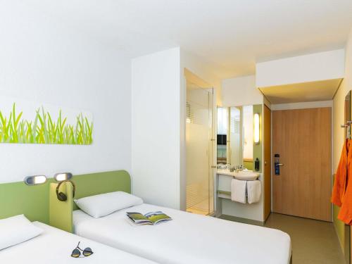 Habitación Doble - 2 camas del hotel ibis budget Zurich City West. Foto 1