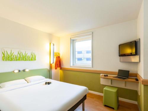 Habitación Doble del hotel ibis budget Zurich City West. Foto 8
