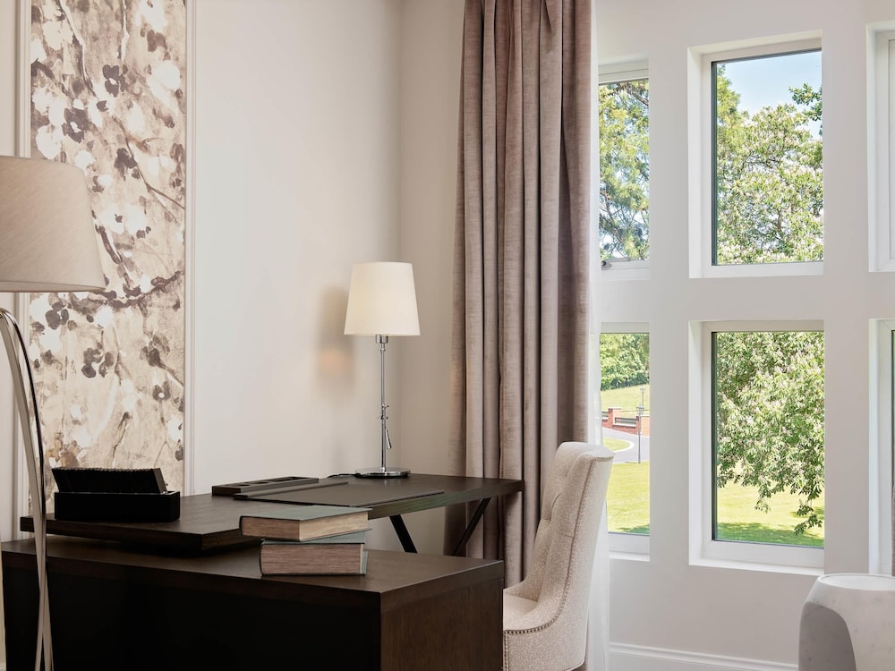Suite de lujo de dos dormitorios en esquina del hotel Fairmont Windsor Park. Foto 6