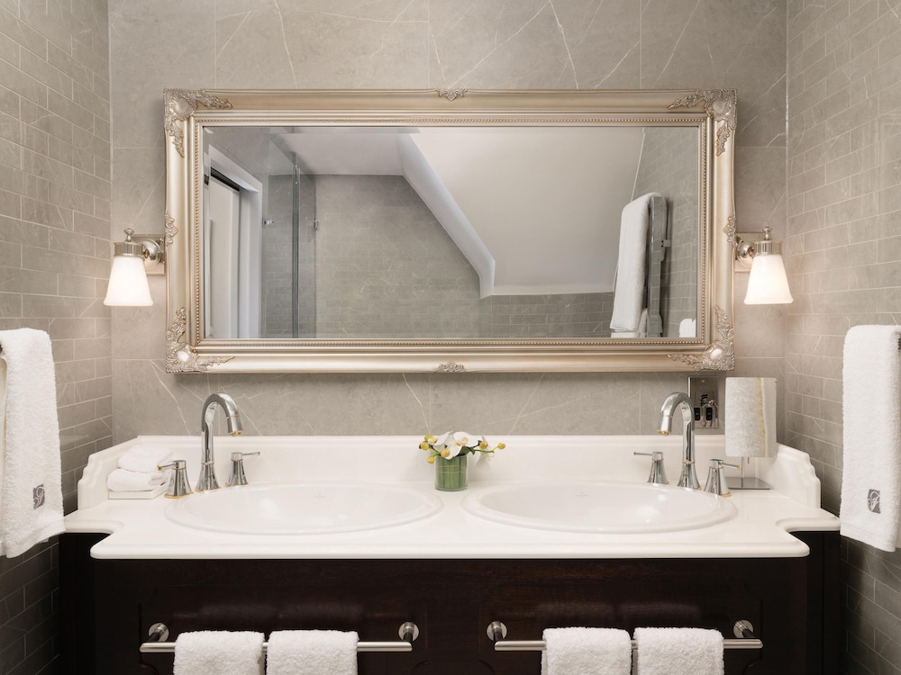 Suite de lujo de dos dormitorios con cama King del hotel Fairmont Windsor Park. Foto 5