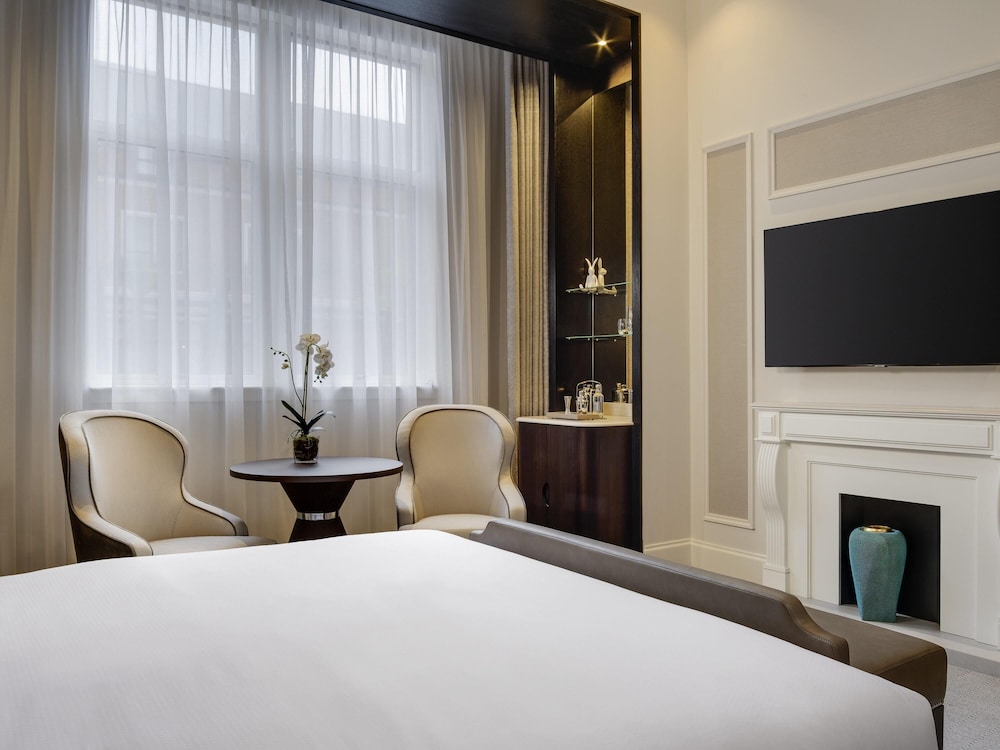 Fairmont King, Habitación estándar, 1 cama de matrimonio grande del hotel Fairmont Windsor Park. Foto 4