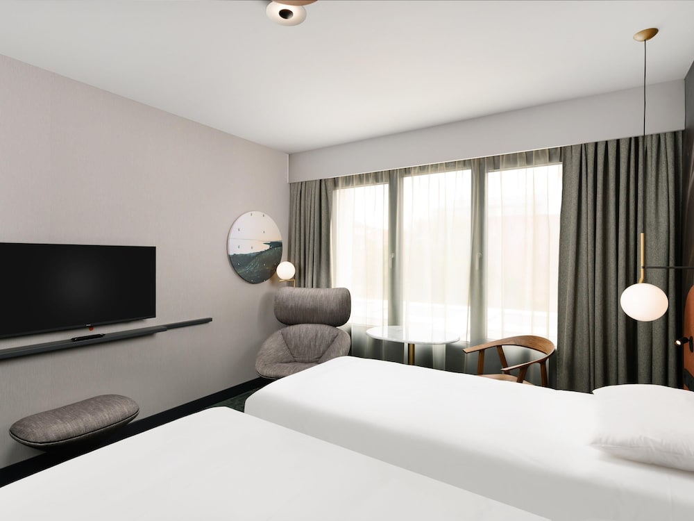 Habitación Classic con 2 camas individuales del hotel Mercure Debrecen. Foto 4