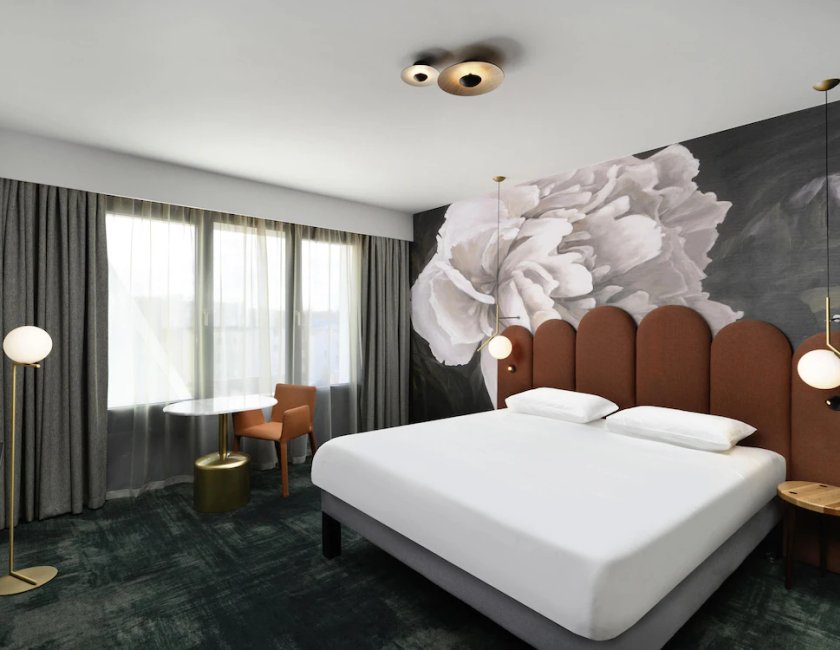 Habitación Classic con cama doble del hotel Mercure Debrecen. Foto 13