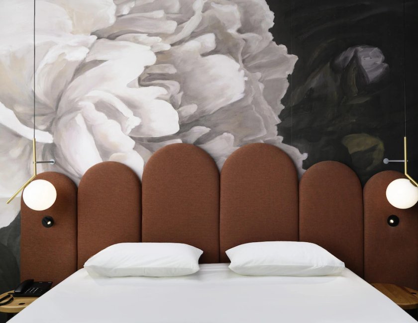 Habitacion Superior con 1 cama doble y Sofa del hotel Mercure Debrecen. Foto 9