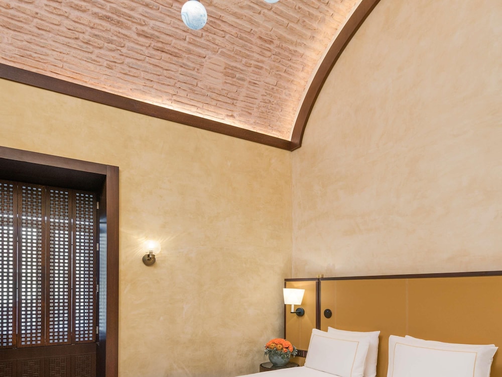 HABITACIÓN CLASSIC de 19 m² con 1 cama king size del hotel The Galata Istanbul - MGallery. Foto 5