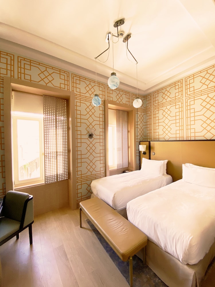 Habitación superior con 2 camas individuales del hotel The Galata Istanbul - MGallery. Foto 2