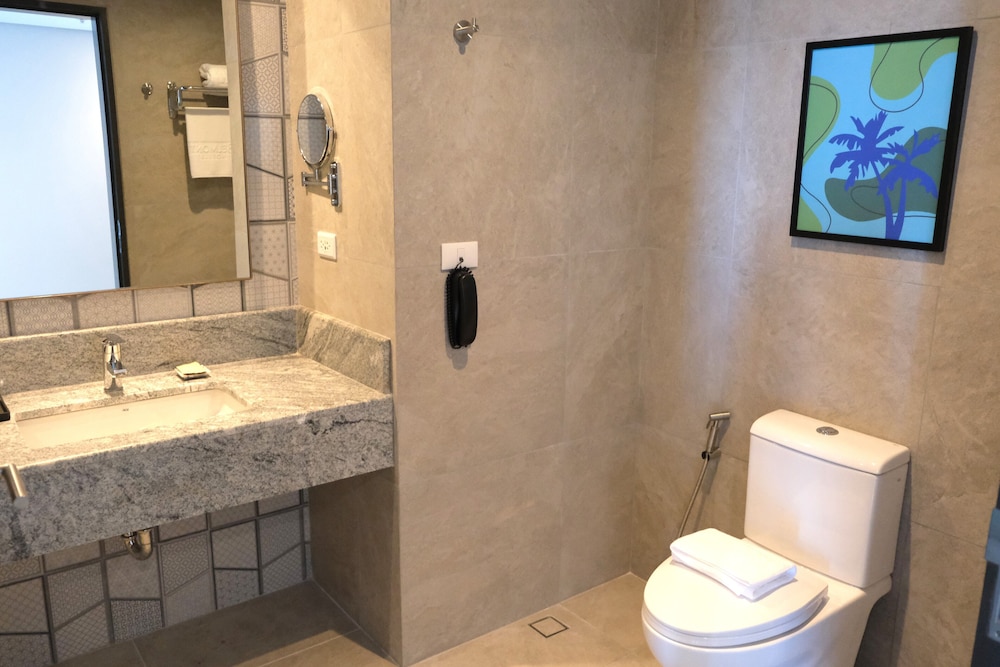 Habitación Privilegio, Sin Vista Específica con 1 Cama King del hotel Mercure Mactan Cebu. Foto 3