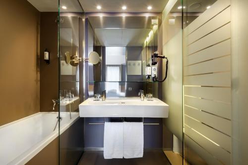 Habitación Doble - Paquete spa - 1 o 2 camas del hotel Continental Balneario de Panticosa. Foto 4