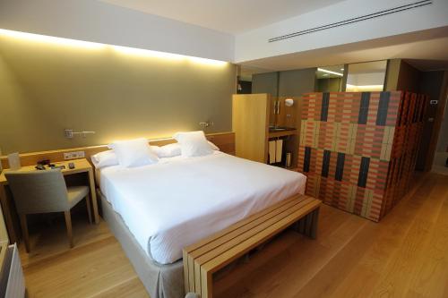 Habitación triple Normal del hotel Continental Balneario de Panticosa. Foto 2
