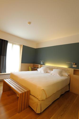 2 Habitaciones Dobles comunicadas del hotel Continental Balneario de Panticosa. Foto 4