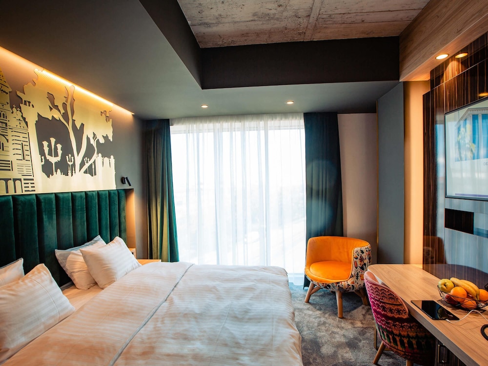 Habitación Estándar con 1 Cama Queen Size del hotel Mercure Timisoara. Foto 3