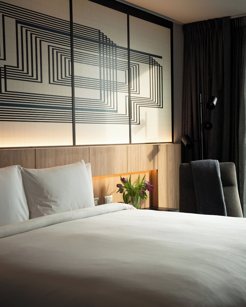 Habitación superior, 1 cama de matrimonio grande del hotel Pullman Lima Miraflores. Foto 7