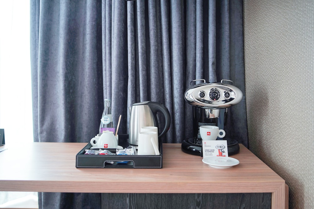 Suite junior, 1 cama de matrimonio grande (Executive Lounge access) del hotel Pullman Lima Miraflores. Foto 3