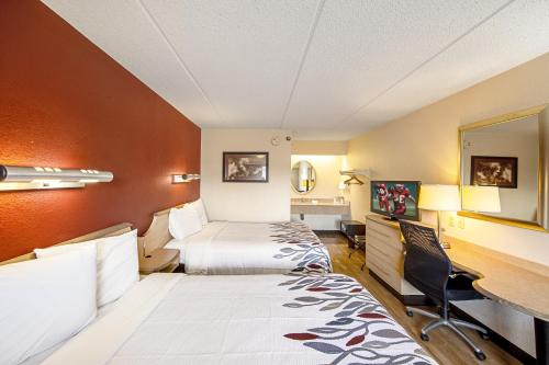 Habitación Estándar - 2 camas dobles - No fumadores del hotel Red Roof Inn Albany Airport. Foto 1