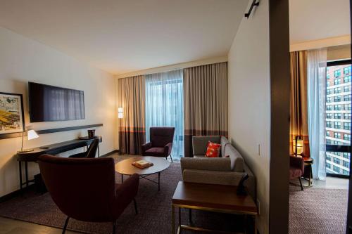 Suite Estudio con cama extragrande del hotel Canopy by Hilton Jersey City Arts District