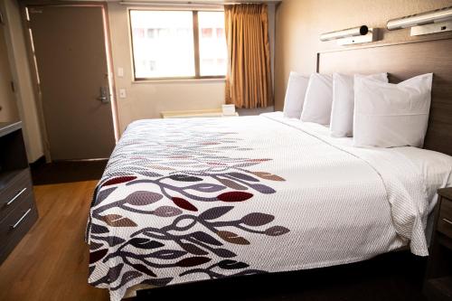 Habitación Deluxe - 1 cama extragrande - No fumadores del hotel Red Roof Inn Rochester - Henrietta