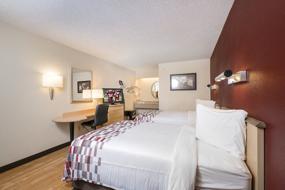 Habitación Deluxe, 2 camas dobles (Smoke Free) del hotel Red Roof Inn Syracuse. Foto 1