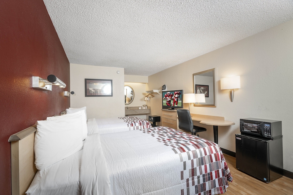 Habitación Deluxe, 2 camas dobles (Smoke Free) del hotel Red Roof Inn Syracuse. Foto 4