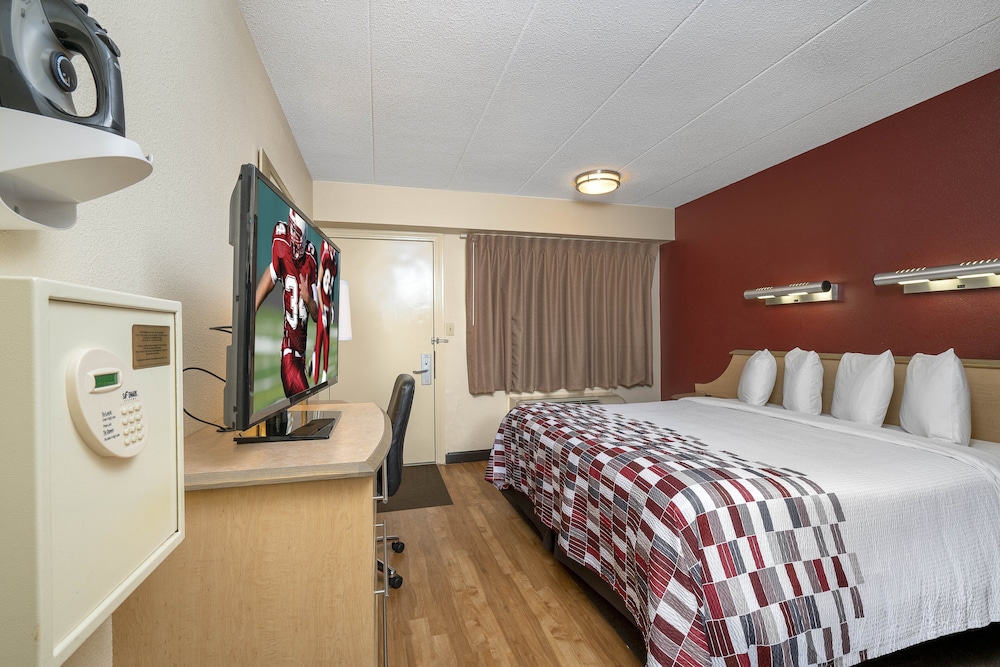 Habitación estándar, 1 cama de matrimonio grande (Smoke Free) del hotel Red Roof Inn Syracuse. Foto 2