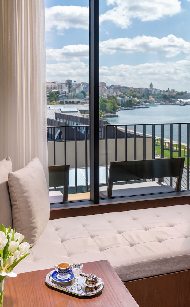 Suite Premium, 1 habitación, balcón, vistas parciales al mar (Nickelodeon Play Access) del hotel Rixos Tersane Istanbul. Foto 2