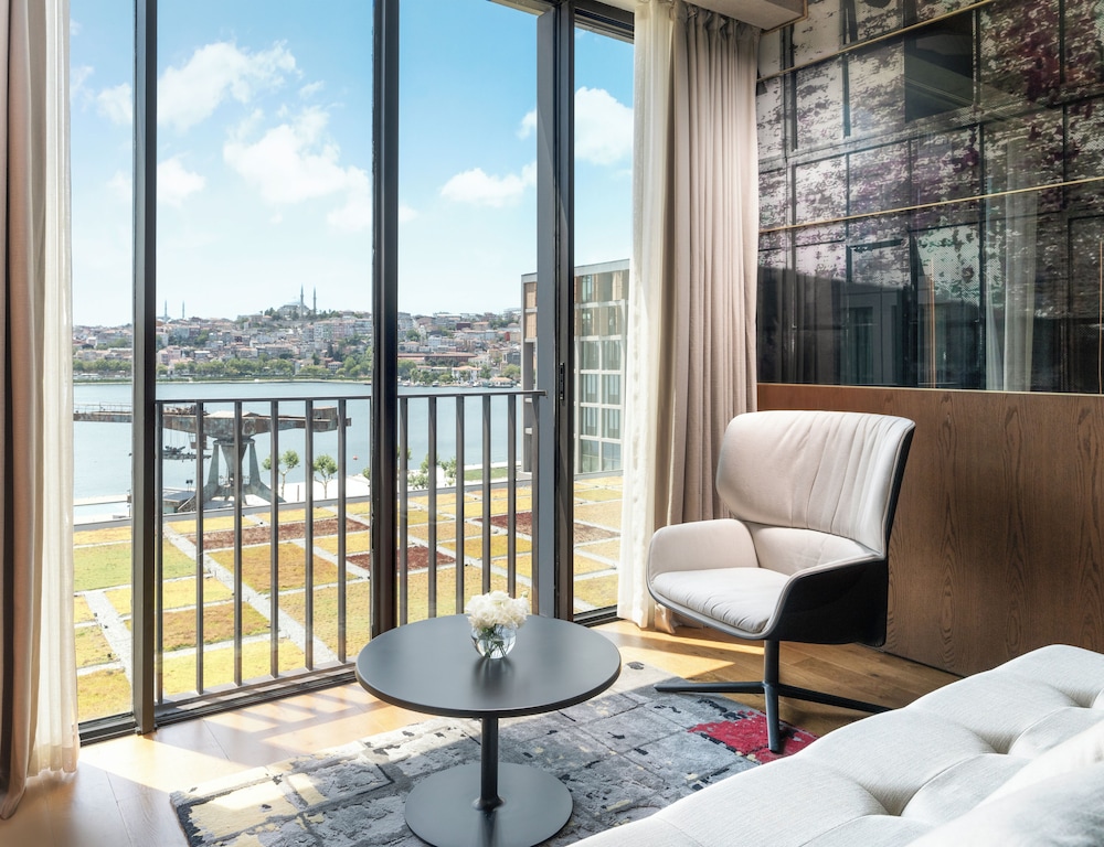 Habitación doble Vista Mar 1 Cama king Premium Con Vistas del hotel Rixos Tersane Istanbul. Foto 1