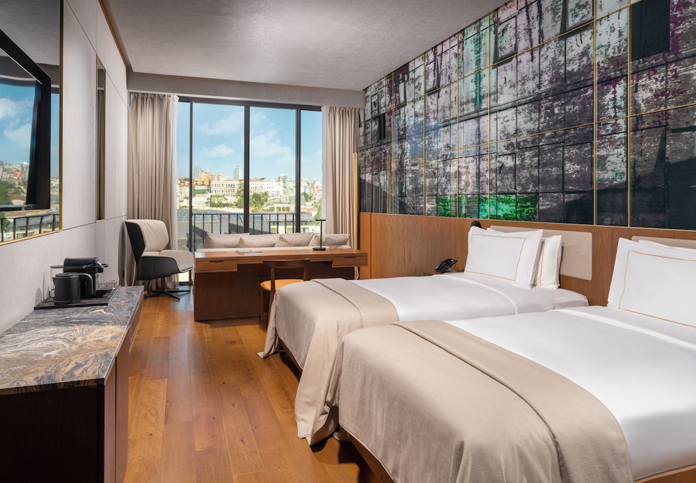 Suite Premium de dos dormitorios, vistas al mar, balcón, acceso a Nickelodeon Play Tersane del hotel Rixos Tersane Istanbul. Foto 1