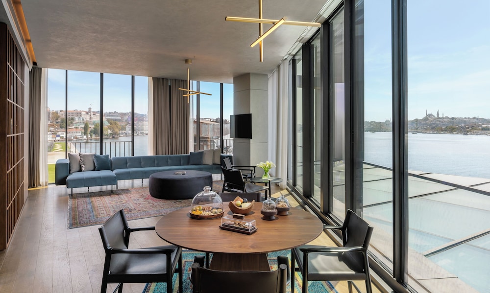 Suite, 1 habitación, vistas al mar, en esquina (Complimentary Butler Service) del hotel Rixos Tersane Istanbul. Foto 2