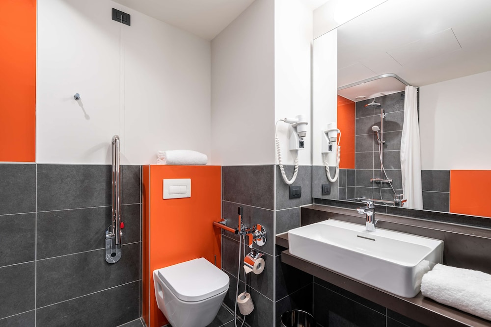 Habitación estándar, 2 camas individuales del hotel Campanile Venice Mestre. Foto 7