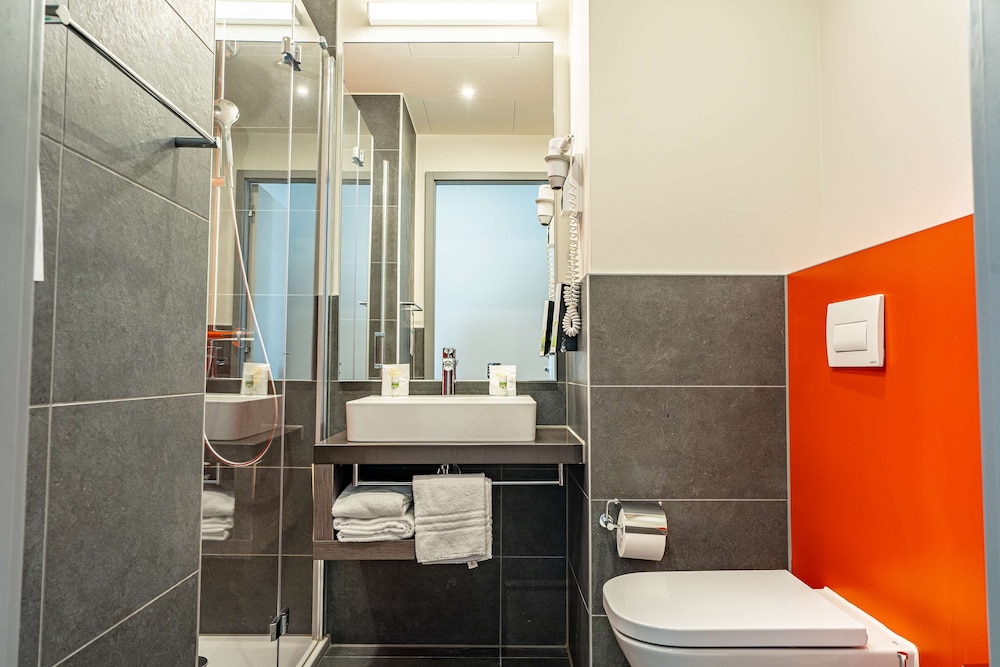 Habitación estándar, 2 camas individuales del hotel Campanile Venice Mestre. Foto 8