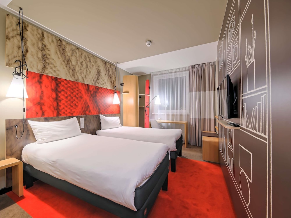 Habitación con dos camas individuales para 1 o 2 personas del hotel Ibis Gdansk Stare Miasto. Foto 6