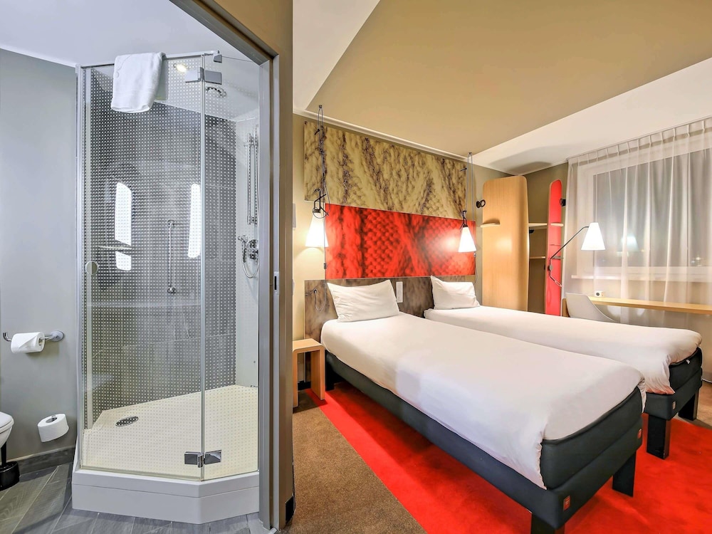 Habitación con dos camas individuales para 1 o 2 personas del hotel Ibis Gdansk Stare Miasto. Foto 8