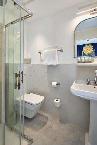 Habitación Doble Pequeña del hotel Villa Romantic & SPA. Foto 5