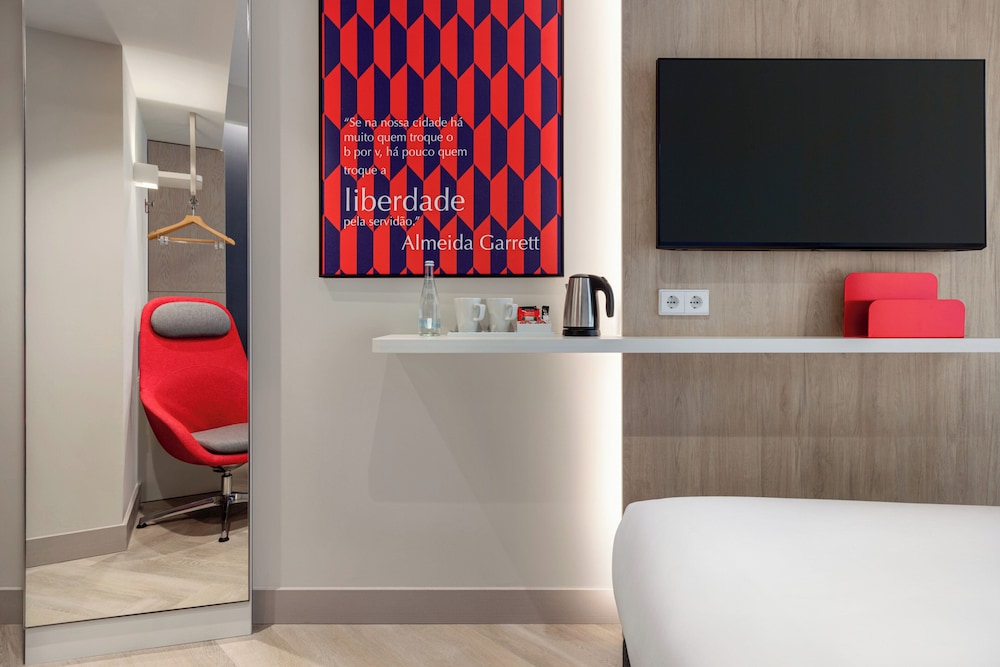 Habitación estándar, 1 cama de matrimonio grande del hotel Holiday Inn Express Porto Boavista, an IHG Hotel. Foto 3