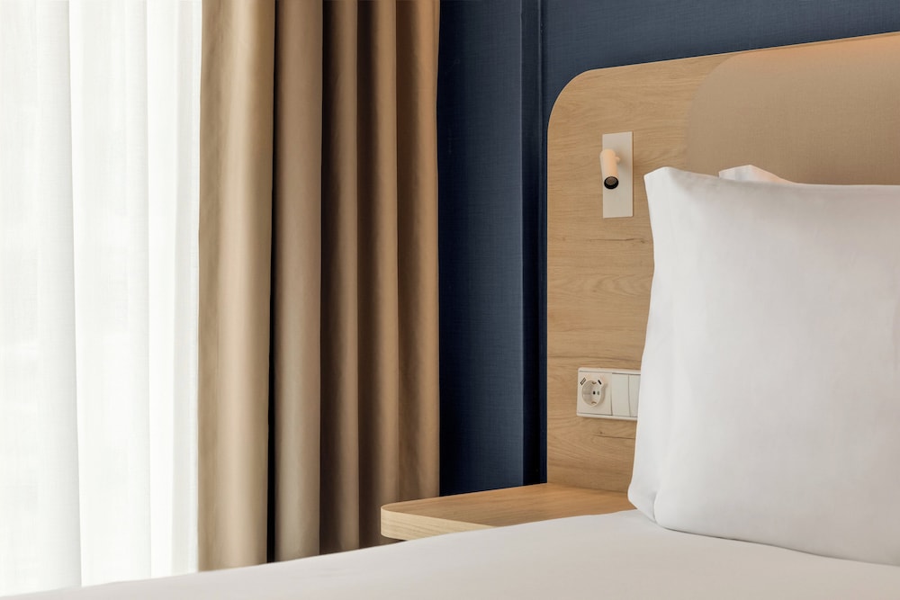 Habitación estándar, 1 cama de matrimonio grande con sofá cama del hotel Holiday Inn Express Porto Boavista, an IHG Hotel