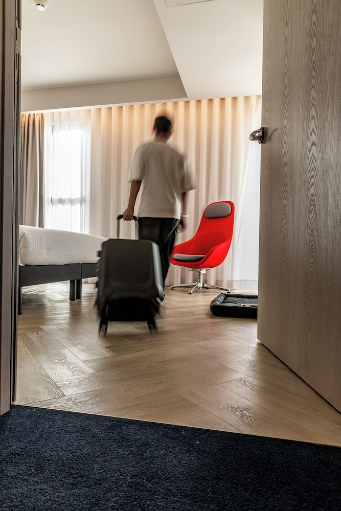 Habitación estándar, 1 cama de matrimonio del hotel Holiday Inn Express Porto Boavista, an IHG Hotel. Foto 4