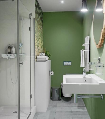 Habitación Estándar Accesible - 2 camas individuales del hotel Ibis Styles Bezons Paris La Défense. Foto 3