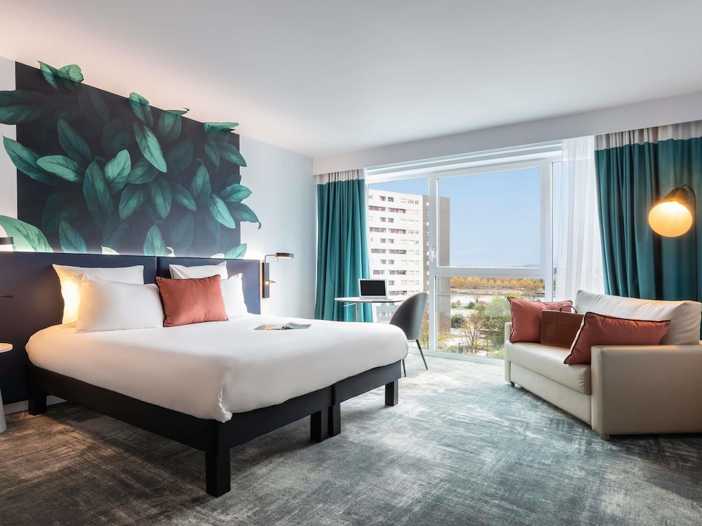 Suite Junior - 1 cama doble y 1 sofá cama del hotel Ibis Styles Bezons Paris La Défense. Foto 7
