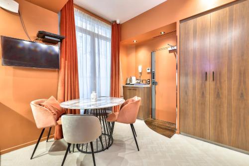 Suite Familiar del hotel 33 Marbeuf. Foto 9