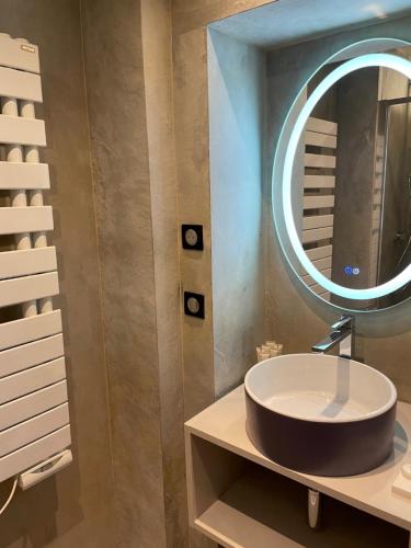 Suite Familiar del hotel 33 Marbeuf. Foto 10